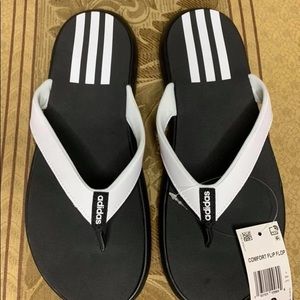 New Adidas comfort flipflops slippers sandals